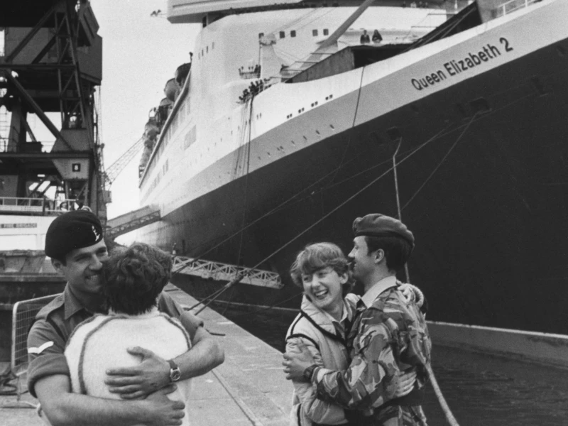 180425121251-qe2-falklands_0