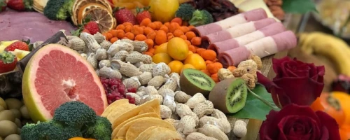 چیدمان حرفه ای میز فینگر فود، مزه و کندی بار