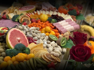 چیدمان حرفه ای میز فینگر فود، مزه و کندی بار